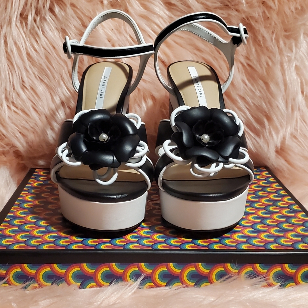 Gianni Bini Sandals = NWOT